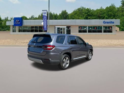 Used 2024 Honda Pilot EX-L image 6