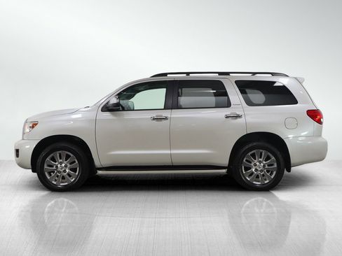 Used 2015 Toyota Sequoia Platinum image 2
