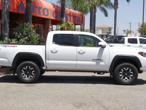 Used 2023 Toyota Tacoma TRD Off-Road AWD/4WD image 11