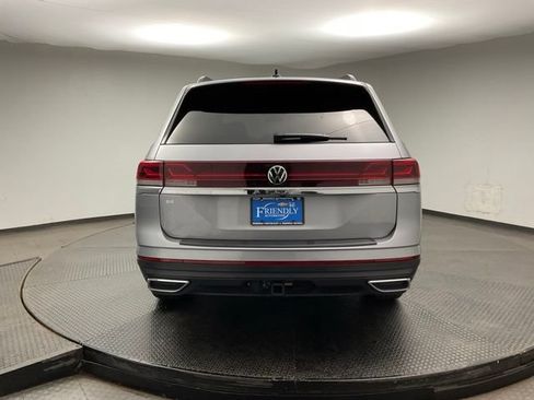 Used 2025 Volkswagen Atlas SE FWD image 7