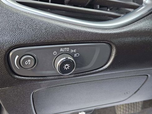 Used 2020 Chevrolet Malibu LT image 42