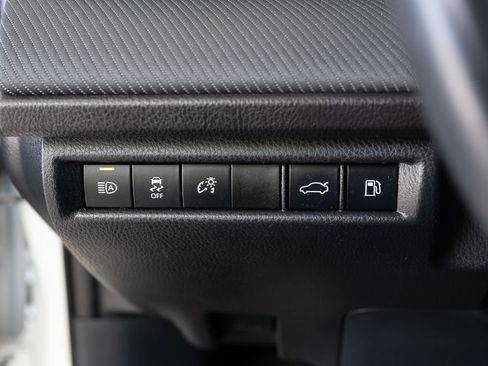 Used 2025 Toyota Camry SE FWD image 31