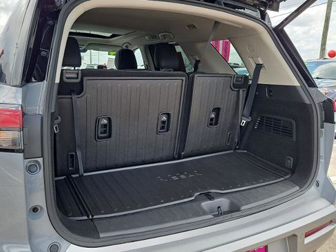 Certified 2024 Nissan Pathfinder Platinum FWD image 20