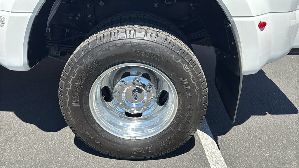Certified 2020 Ford F350 Platinum AWD/4WD image 11