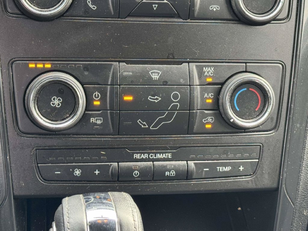 Used 2018 Ford Explorer XLT FWD image 5