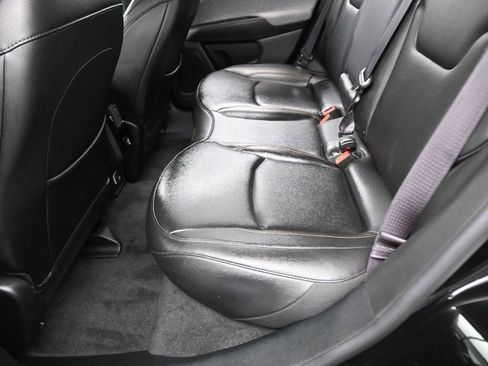 Used 2024 Jeep Compass Latitude image 27