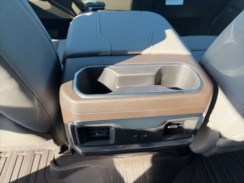 New 2026 GMC Sierra 1500 SLT image 13