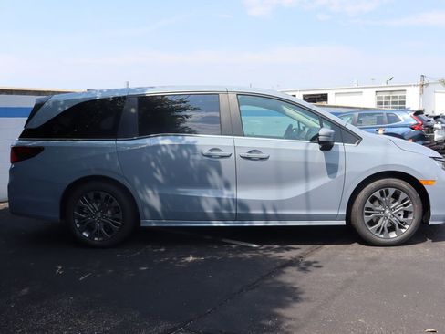 Used 2026 Honda Odyssey Touring image 6