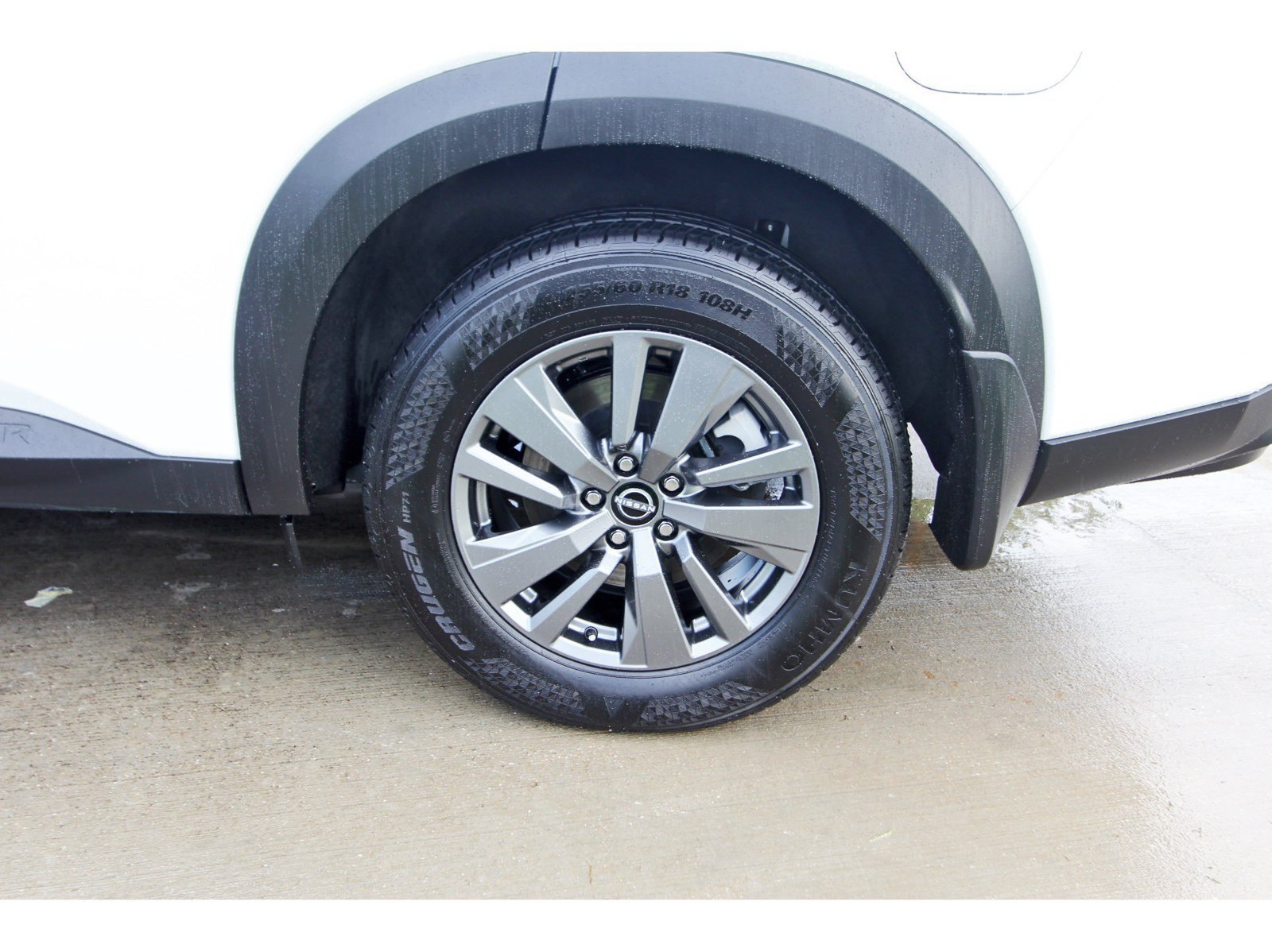 Certified 2025 Nissan Pathfinder SV FWD image 32