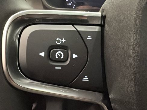 Used 2026 Volvo XC40 B5 Ultra w/ Protection Package Premier image 13