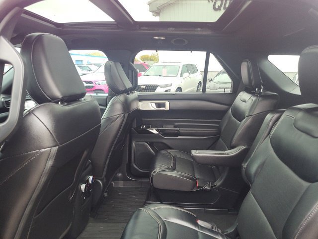 Used 2023 Ford Explorer ST w/ Technology Package AWD/4WD image 4