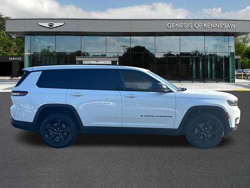 Used 2024 Jeep Grand Cherokee L Limited w/ Black Appearance Package AWD/4WD image 8