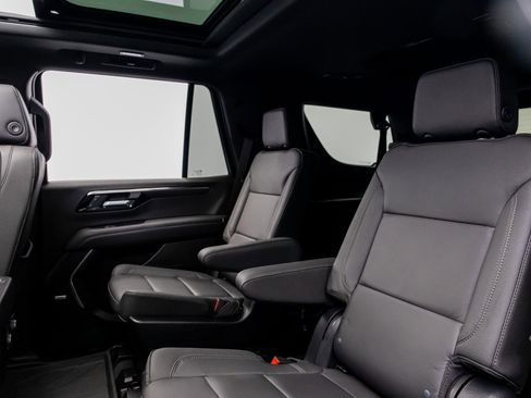 Used 2026 Chevrolet Tahoe Z71 w/ Comfort Package image 38