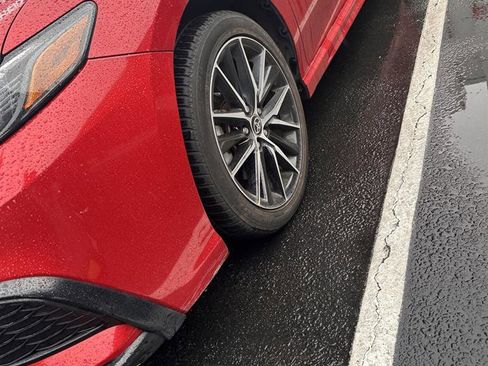 Certified 2021 Toyota Camry SE image 7