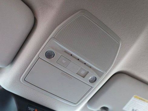 Used 2025 Nissan Kicks SR AWD/4WD image 17
