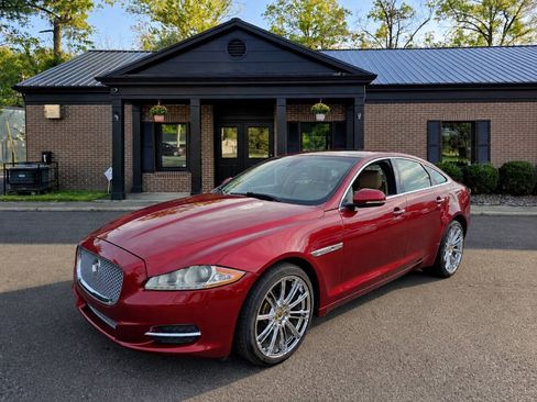 Used 2011 Jaguar XJ RWD image 2