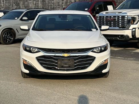 Used 2024 Chevrolet Malibu LT FWD image 2