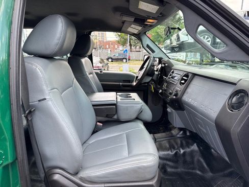 Used 2016 Ford F550 2WD Crew Cab Super Duty image 26