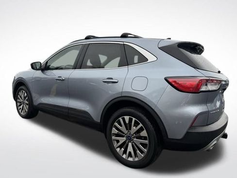 Used 2022 Ford Escape Titanium w/ Class II Trailer Tow Package image 6