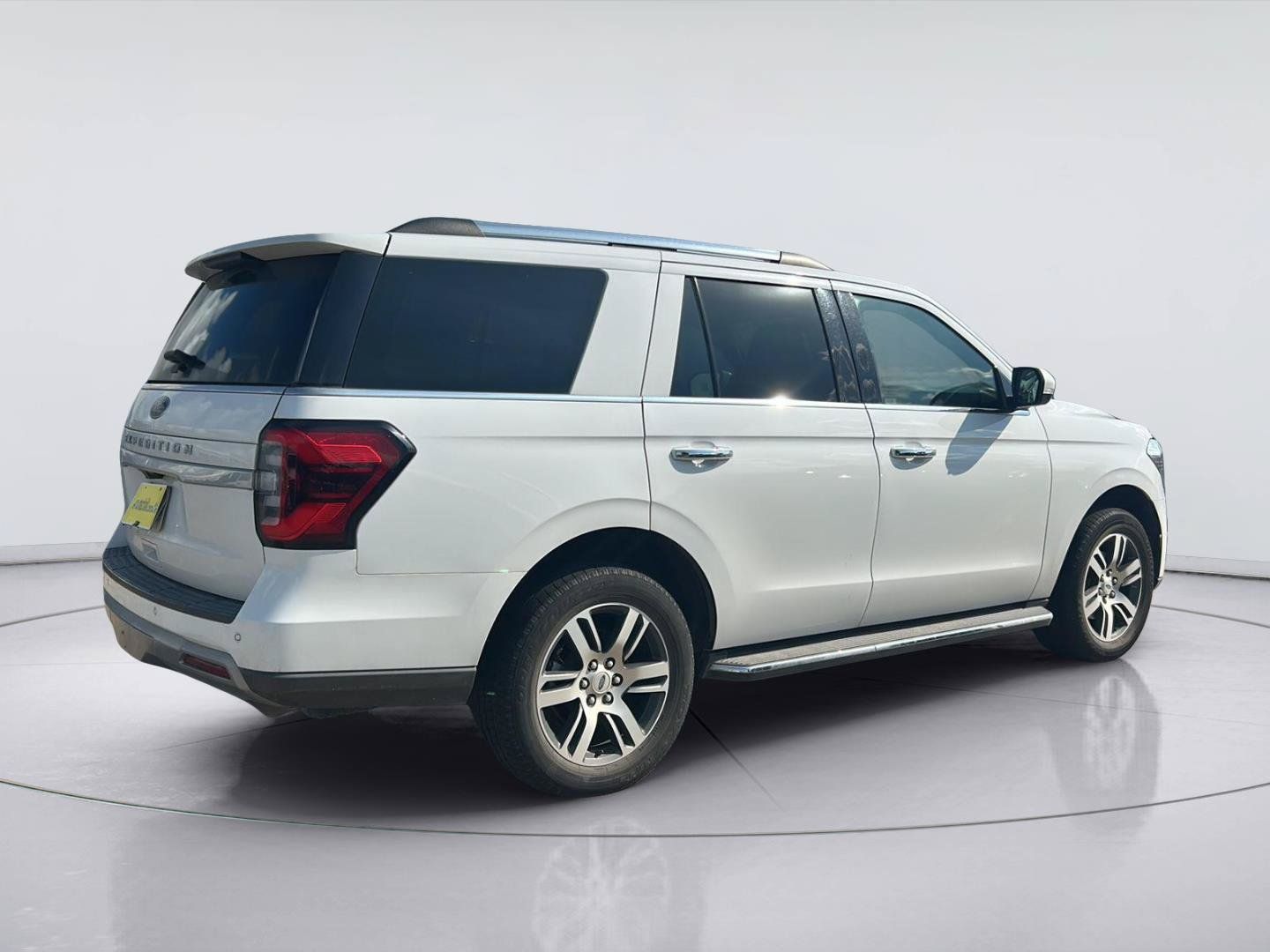 Used 2022 Ford Expedition Limited AWD/4WD image 4