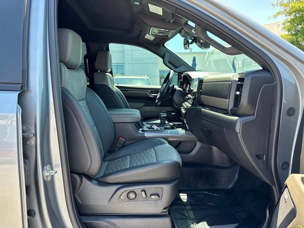 Used 2024 Chevrolet Silverado 1500 ZR2 w/ Technology Package AWD/4WD image 15