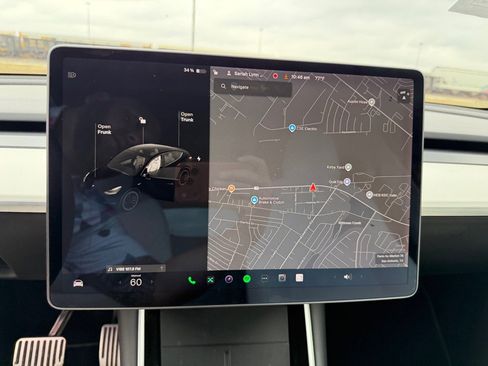 Used 2021 Tesla Model Y Long Range image 34