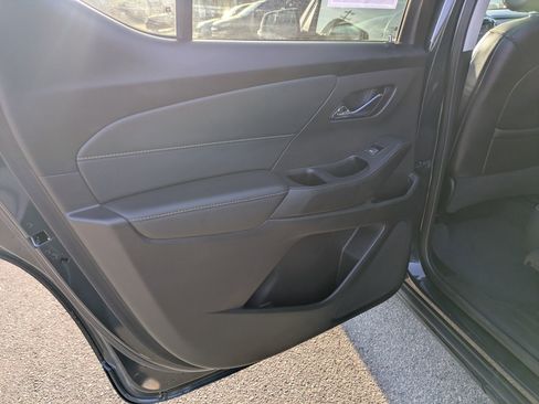 Used 2021 Chevrolet Traverse RS image 29