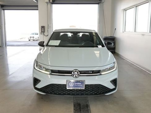 Certified 2025 Volkswagen Jetta Sport image 2