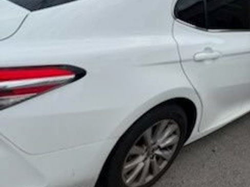 Used 2020 Toyota Camry LE FWD image 8