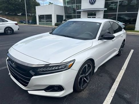 Used 2021 Honda Accord Sport image 9
