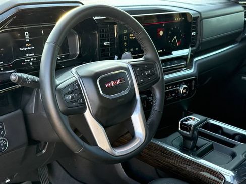 Used 2024 GMC Sierra 1500 Elevation w/ Elevation Premium Package AWD/4WD image 16
