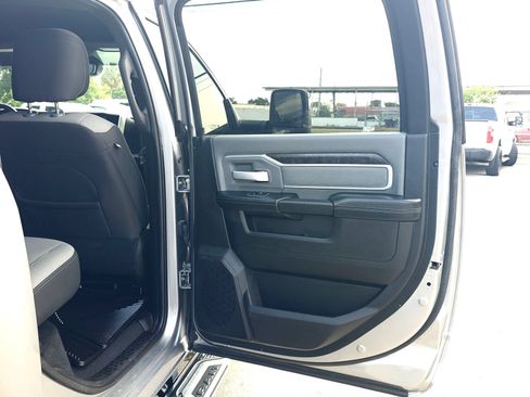 Used 2023 RAM 2500 Big Horn w/ Level 1 Equipment Group AWD/4WD image 16