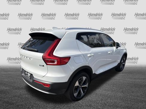 Certified 2025 Volvo XC40 B5 Core image 10