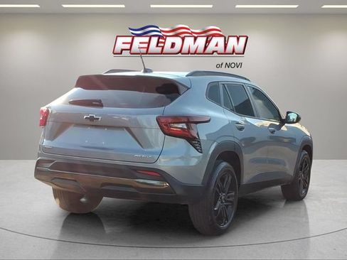 Used 2025 Chevrolet Trax ACTIV w/ Sunroof Package FWD image 6
