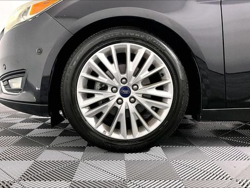 Used 2018 Ford Focus Titanium w/ Titanium Technology Package FWD image 8