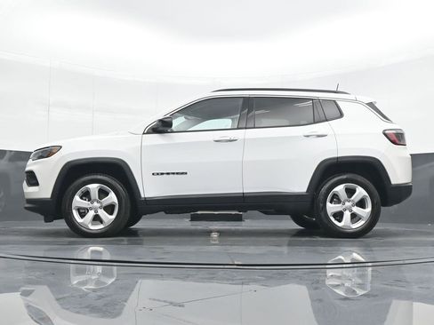 Used 2022 Jeep Compass Latitude image 18
