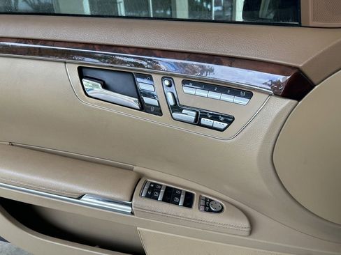 Used 2010 Mercedes-Benz S 550 image 11