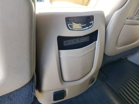 Used 2018 Cadillac Escalade ESV Platinum image 32