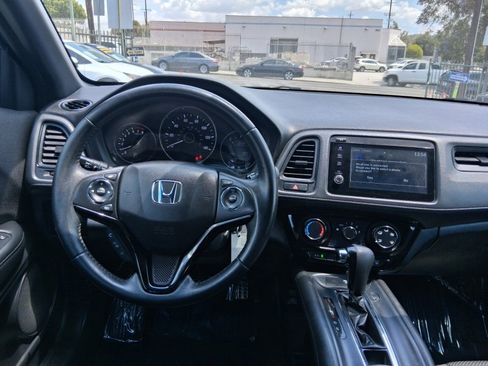 Used 2022 Honda HR-V Sport image 12