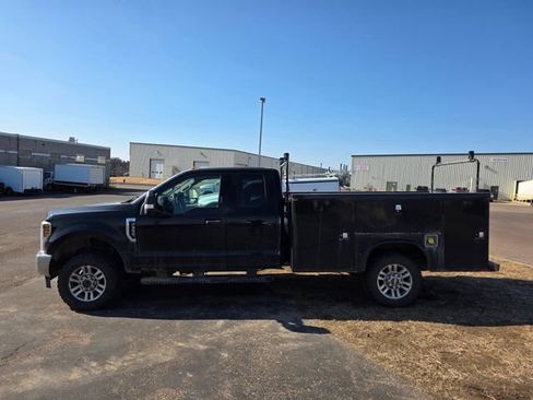 Used 2018 Ford F350 XLT w/ XLT Value Package image 3