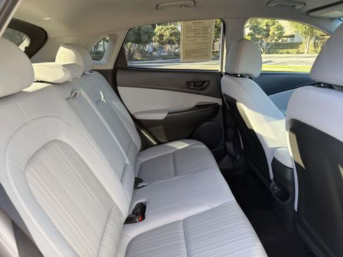 Used 2023 Hyundai Kona SEL image 31