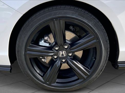 Used 2025 Honda Accord Sport image 12