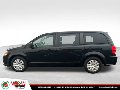 Used 2018 Dodge Grand Caravan SE w/ UConnect Hands-Free Group FWD image 2