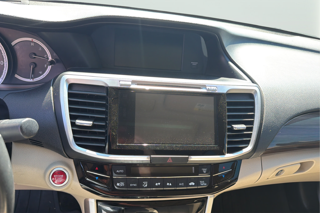 Used 2017 Honda Accord Touring image 24