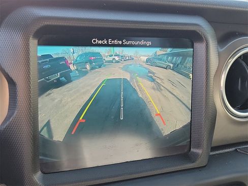 Used 2018 Jeep Wrangler Unlimited Rubicon image 24