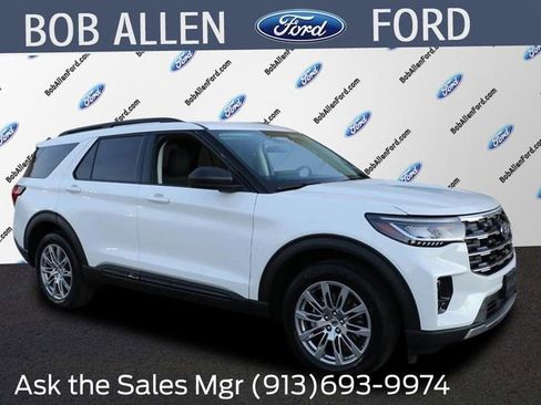 New 2026 Ford Explorer Active w/ Active Comfort Package AWD/4WD image 1