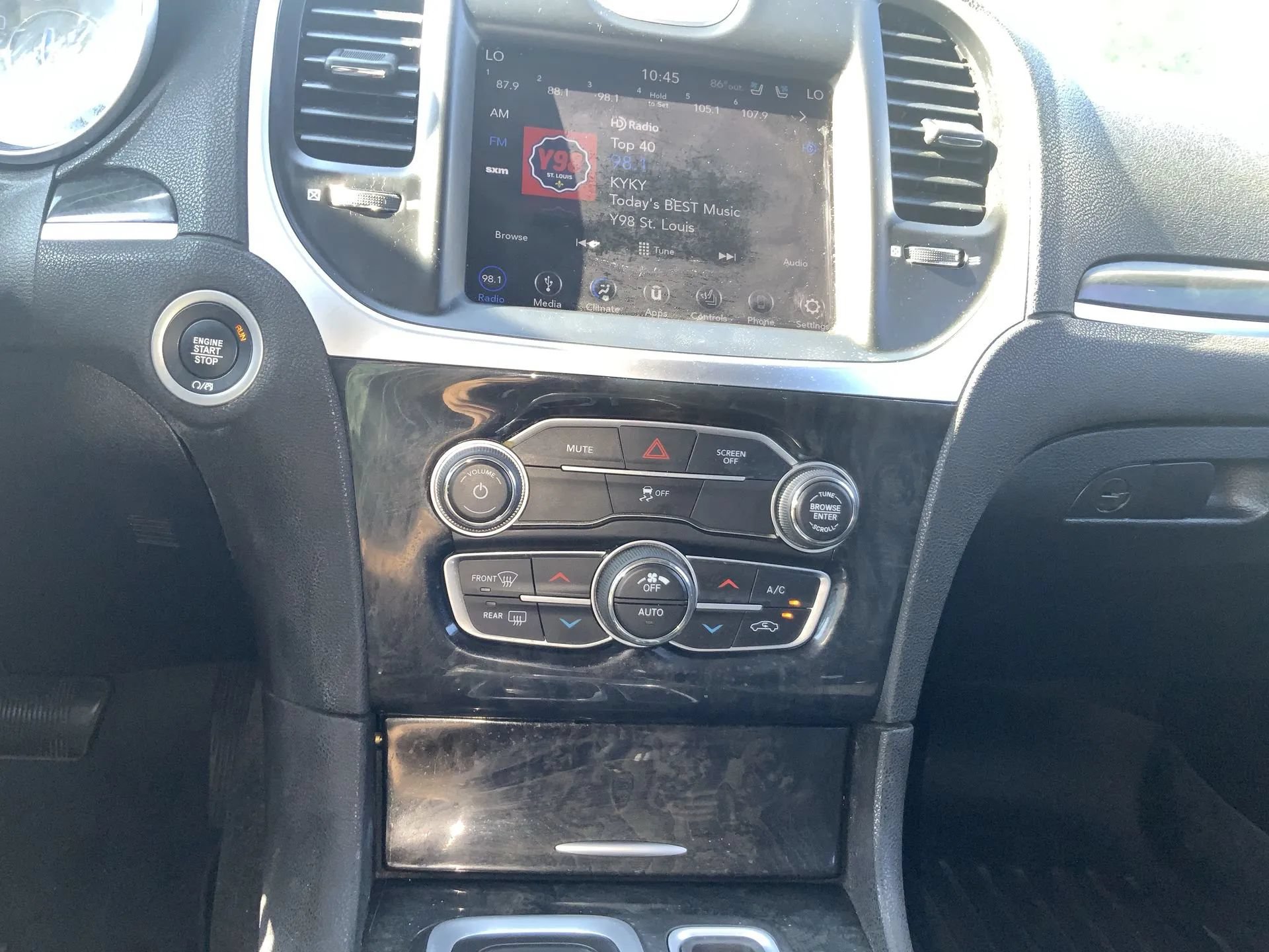 Used 2019 Chrysler 300 Limited RWD image 16