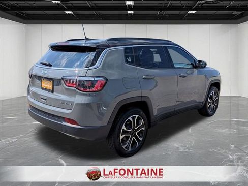 Used 2023 Jeep Compass Limited AWD/4WD image 5