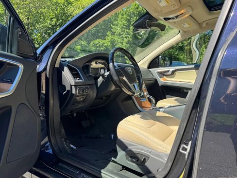 Used 2017 Volvo XC60 T5 Inscription w/ Preferred Option Package AWD/4WD image 18