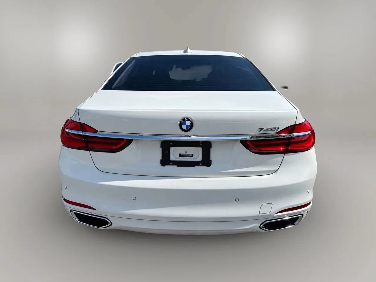 Used 2016 BMW 740i RWD image 8